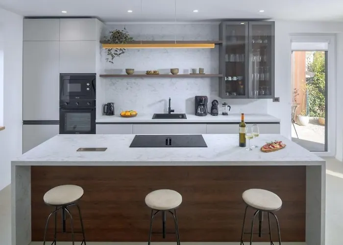 Moia By Guide * Kaštelir